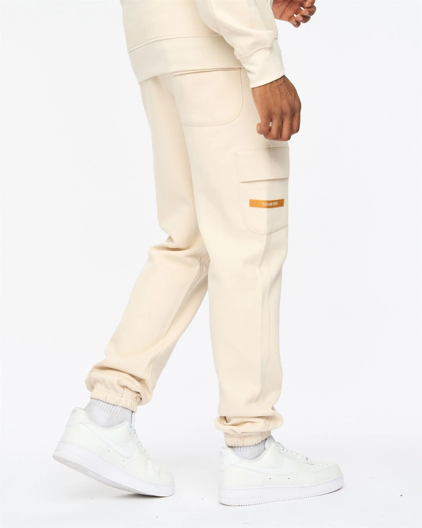 Adamsberg Joggers Off White - Image 4