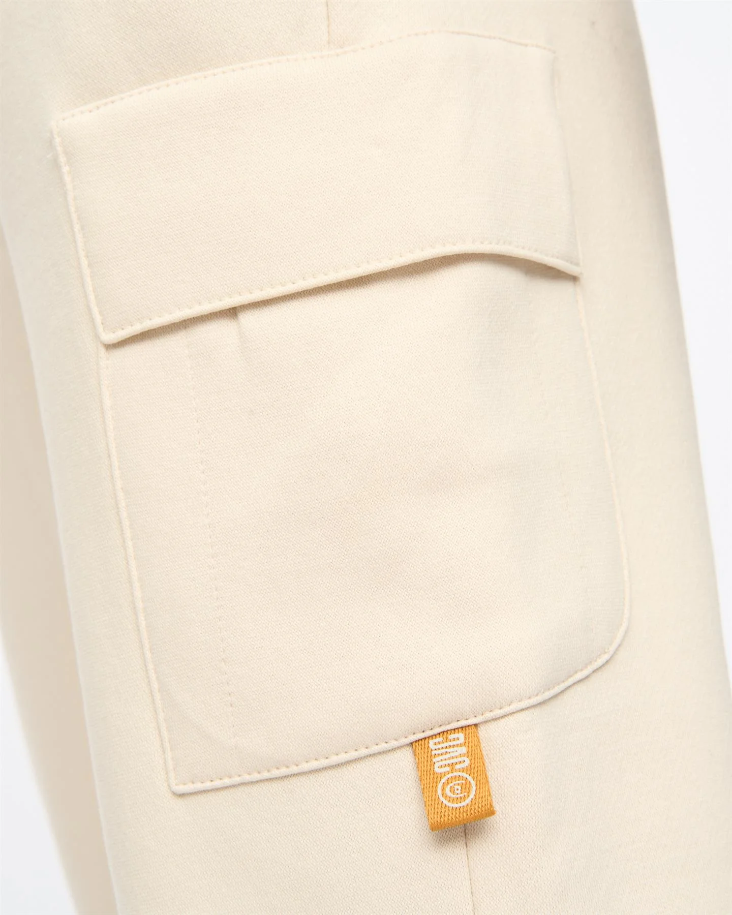 Adamsberg Joggers Off White - Image 6