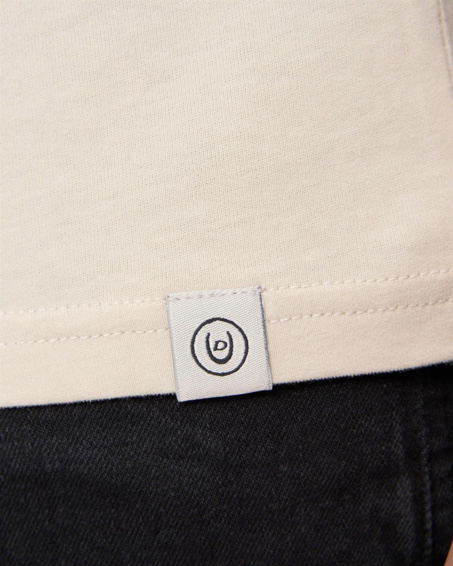 Chatts T-Shirt Off White - Image 8